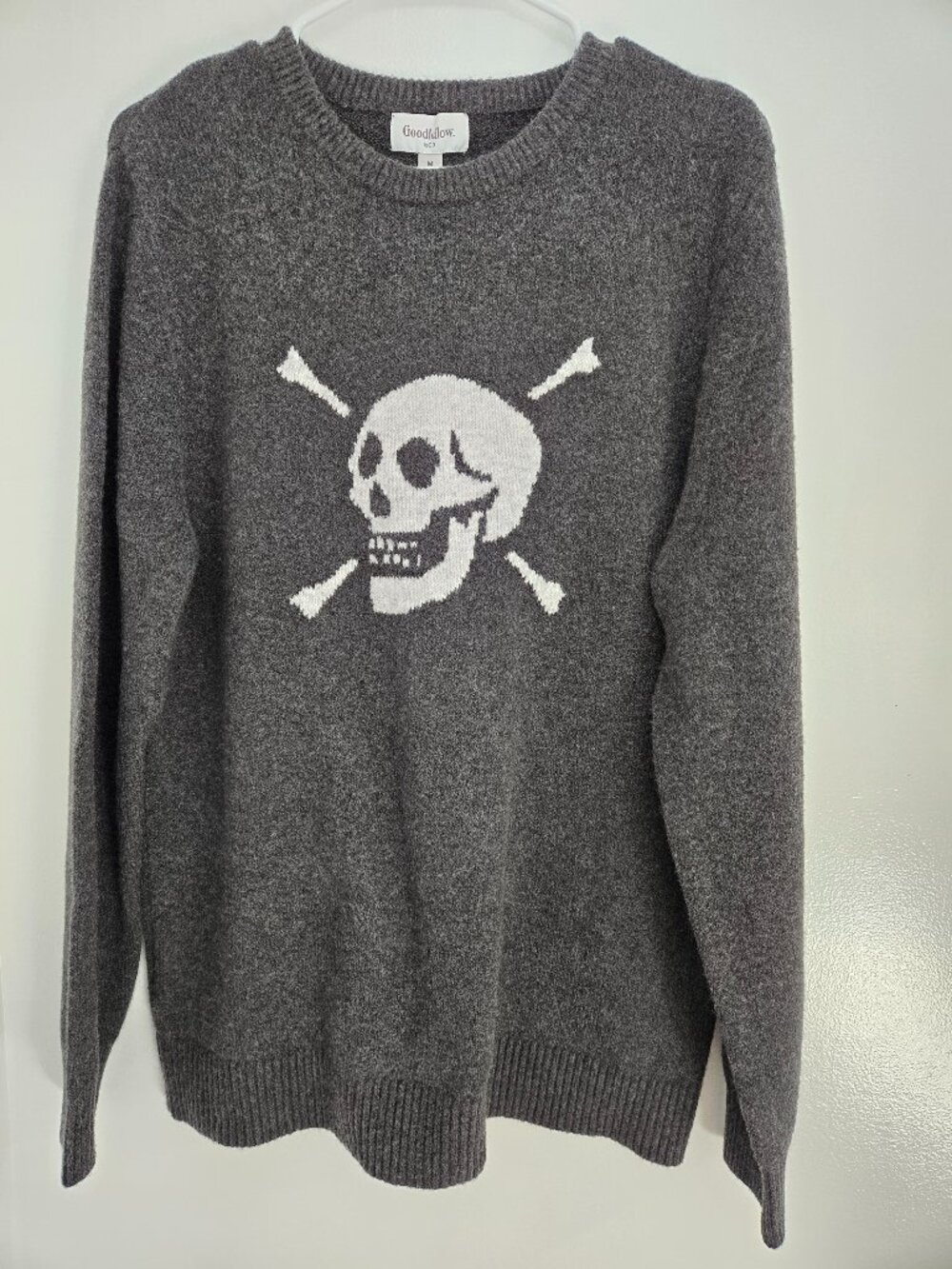 Goodfellow & Co Men's Charcoal Gray Skull Crossbones Crewneck Sweater Size M NWT